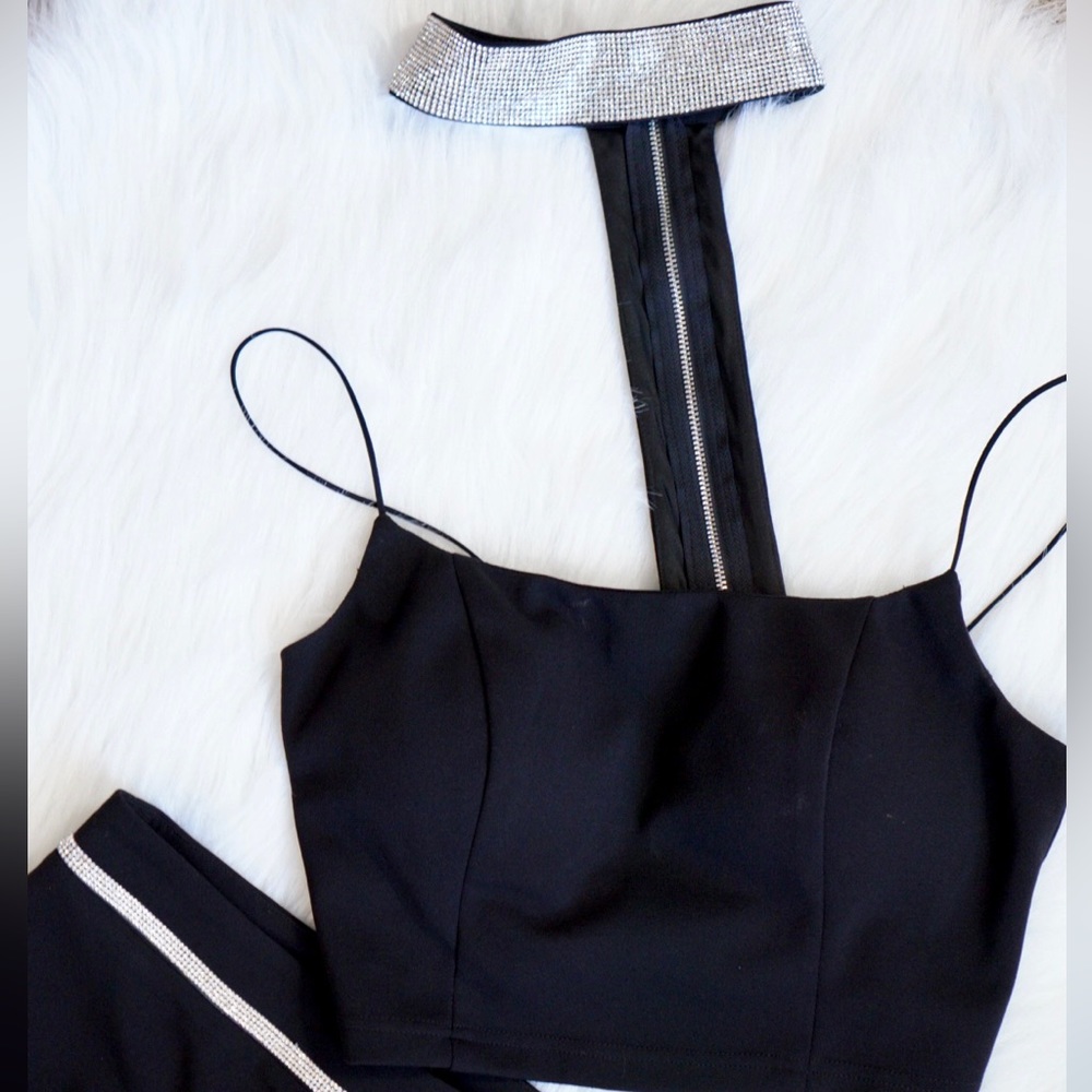 Women’s 2 Piece Set Black Crop Top & Belted Skirt w/ Jeweled Choker - Picture 11 of 12